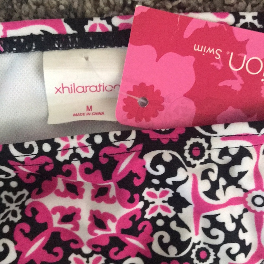 New String Bikini - Picture 2 of 6